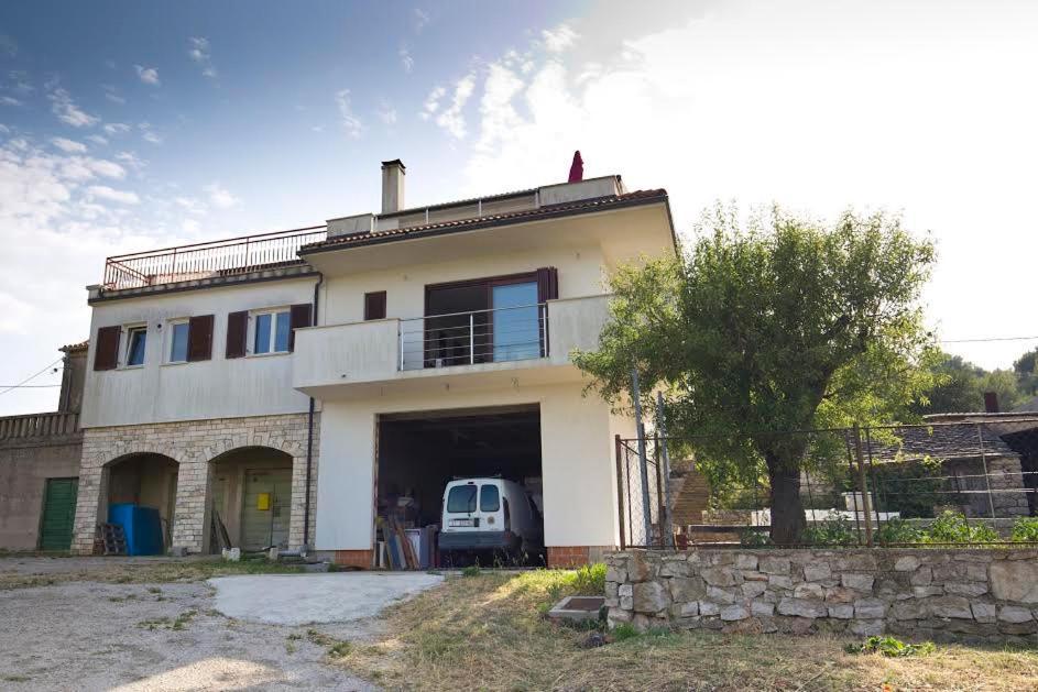 Apartments Kordic Vis Exterior photo